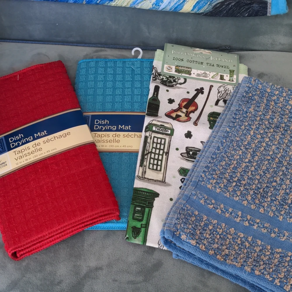 Bundle of new kitchen linens